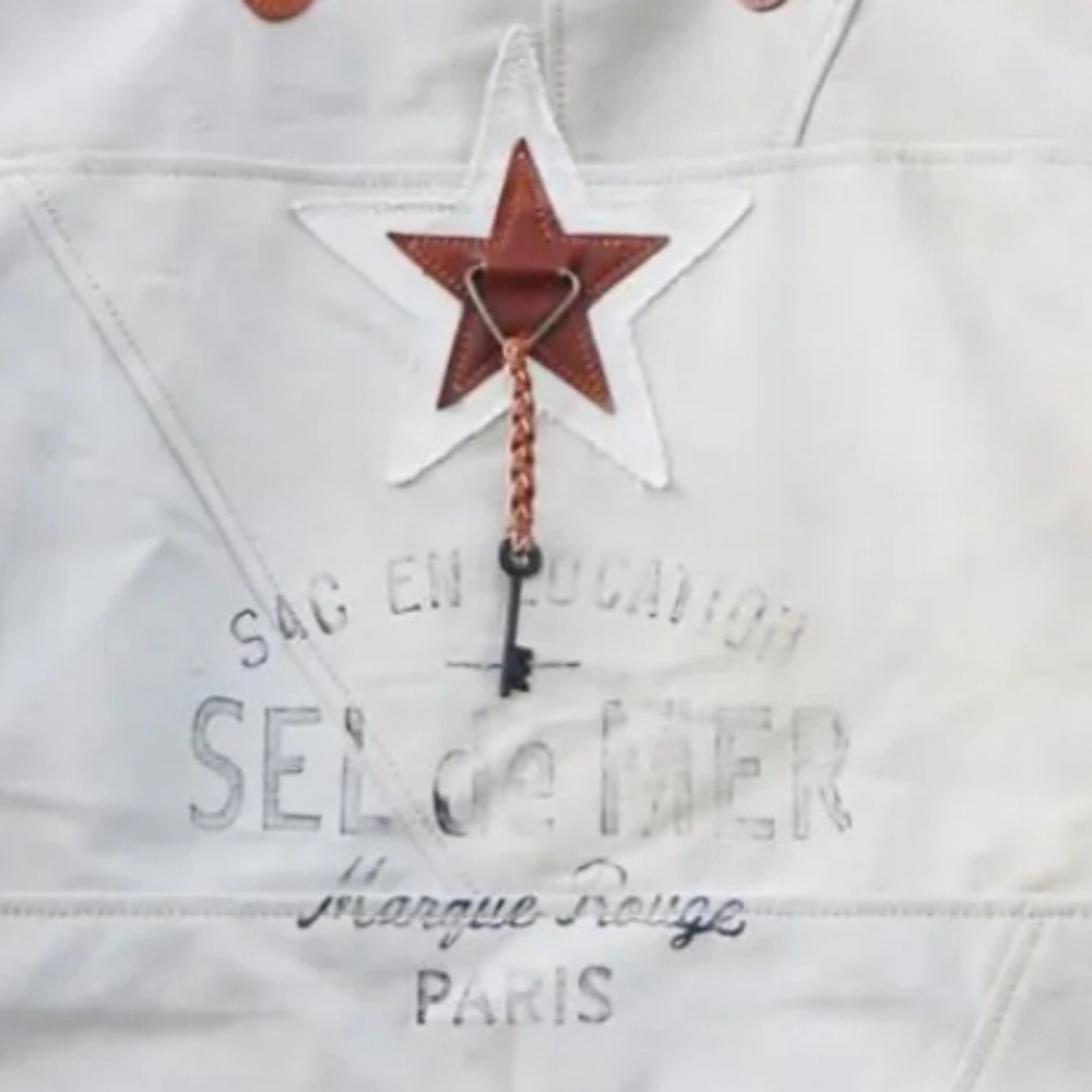 NWT canvas leather weekender unisex cream tan star - Picture 3 of 4